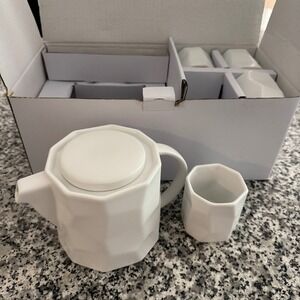 Teavana Potters White Ceramic 32oz Teapot Set with 4 Cups and Infuser 011076790